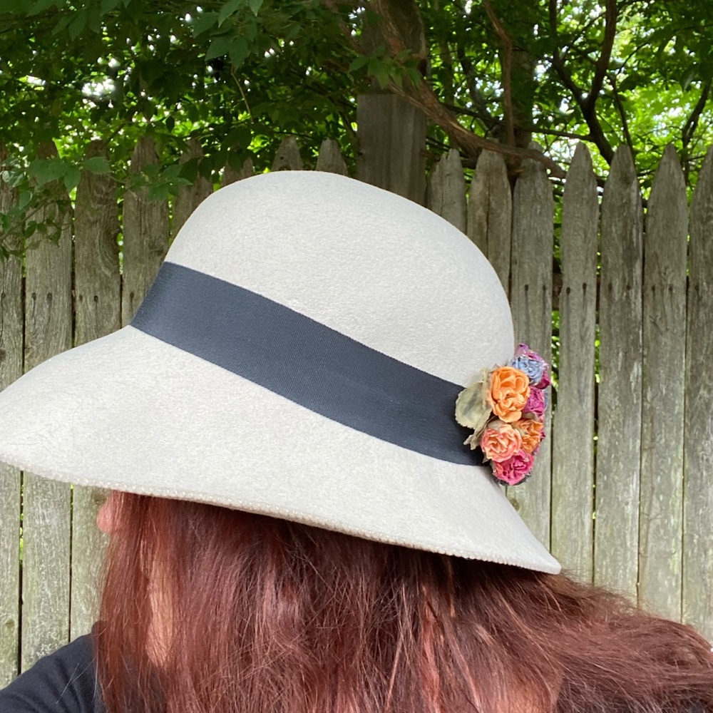 Lite Felt by Commodore floral style‎ hat